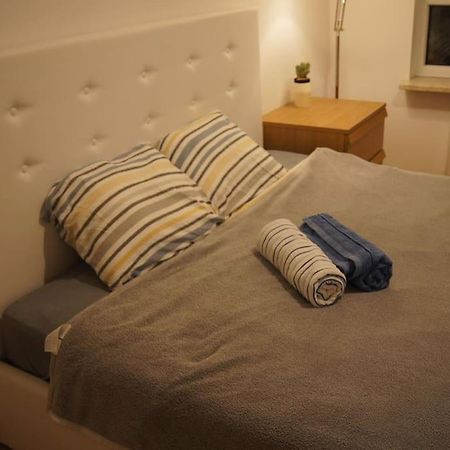 ワルシャワCichy, Nowoczesny, Komfortowy Przy Galerii Mokotowアパートメント エクステリア 写真