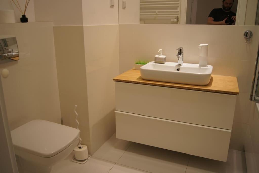 ワルシャワCichy, Nowoczesny, Komfortowy Przy Galerii Mokotowアパートメント エクステリア 写真